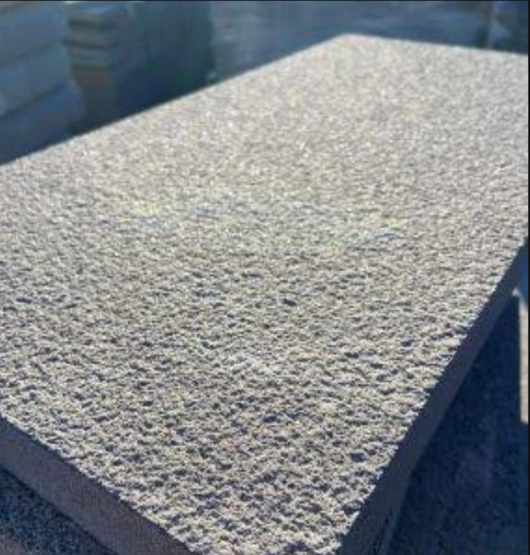 Siyah granit patinatolu